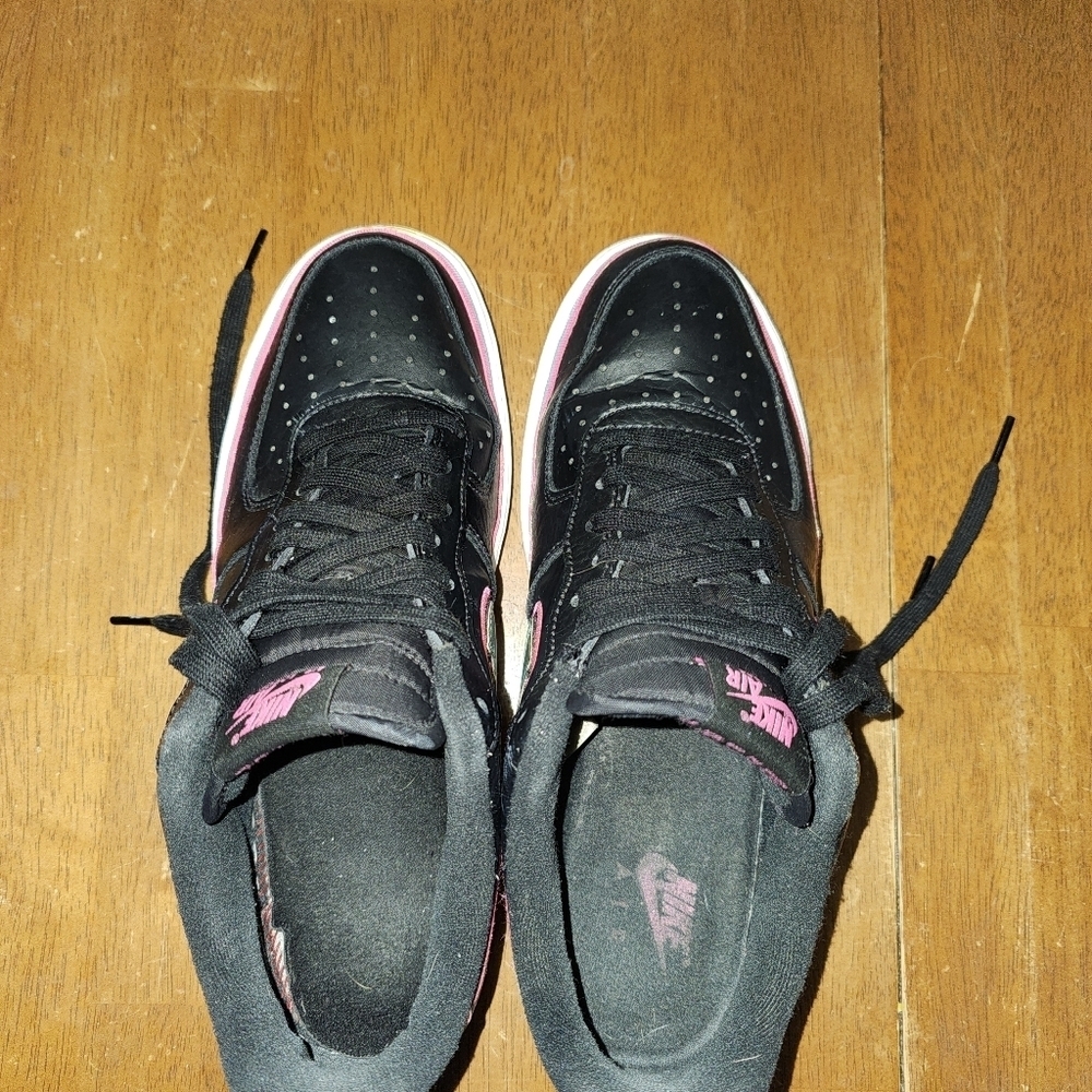 Nike Shoes - Picture 7 of 11